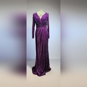 NWT IEENA Mac Duggal purple sequin Size 6 long sleeved gown, front slit